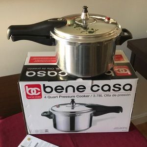 4 quart Pressure cooker